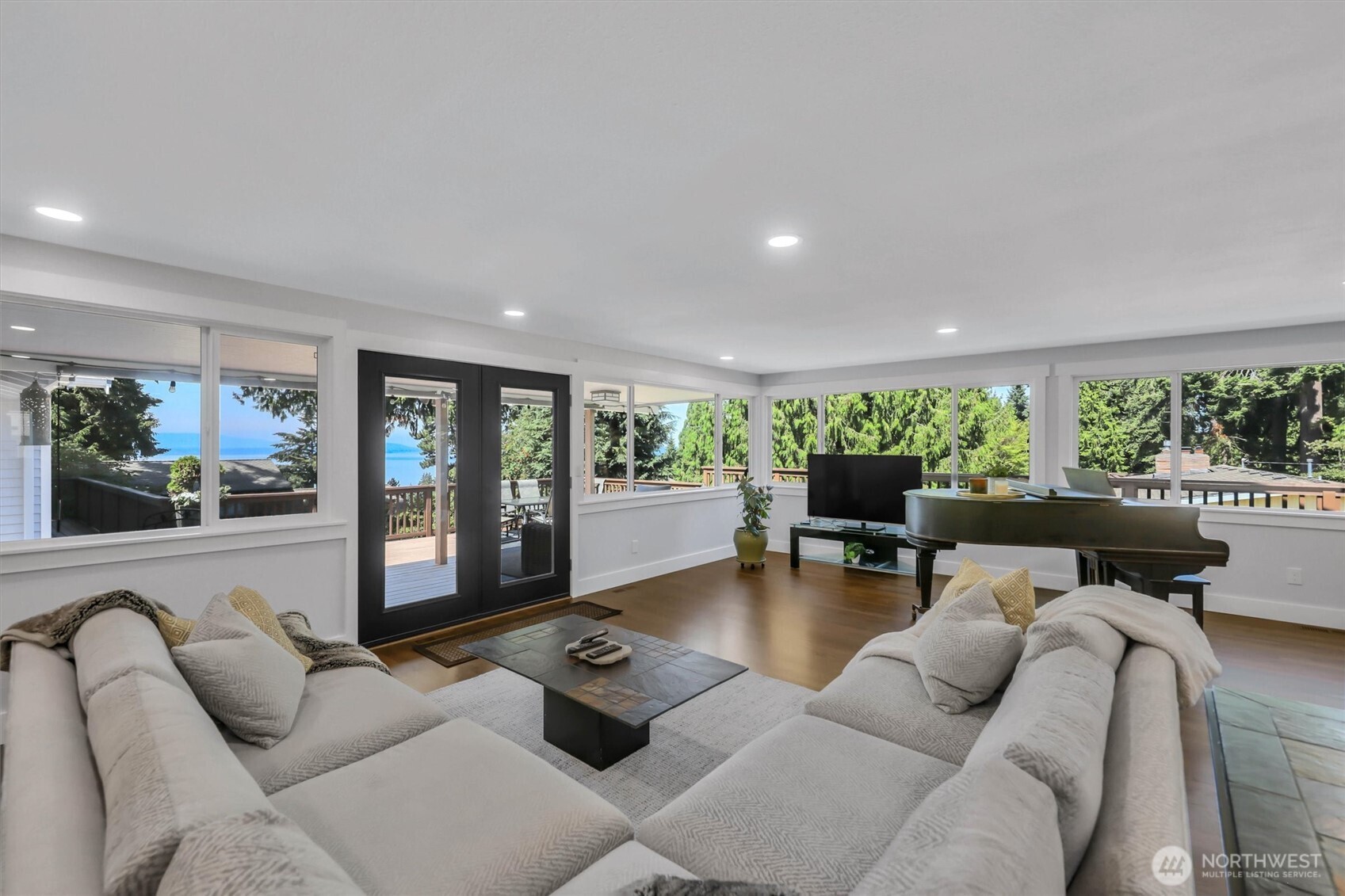16038 68th Avenue Property Photo 6