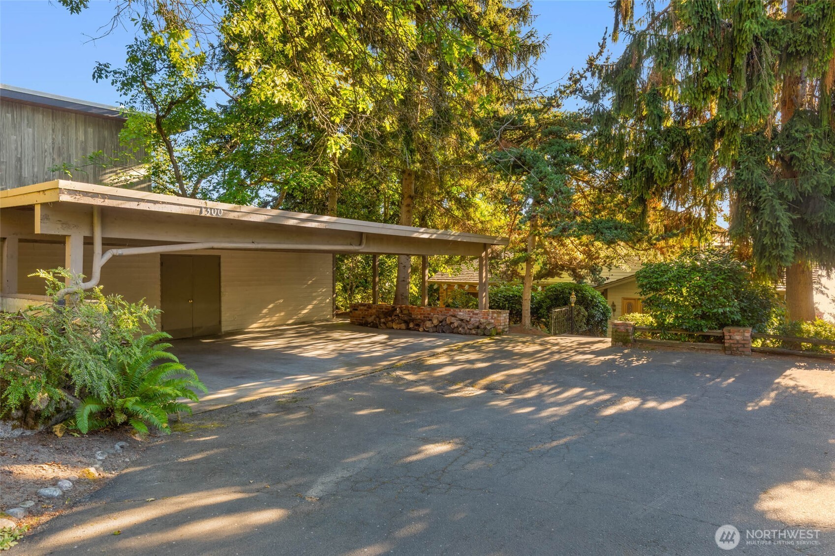 1300 8th Street Property Photo 9