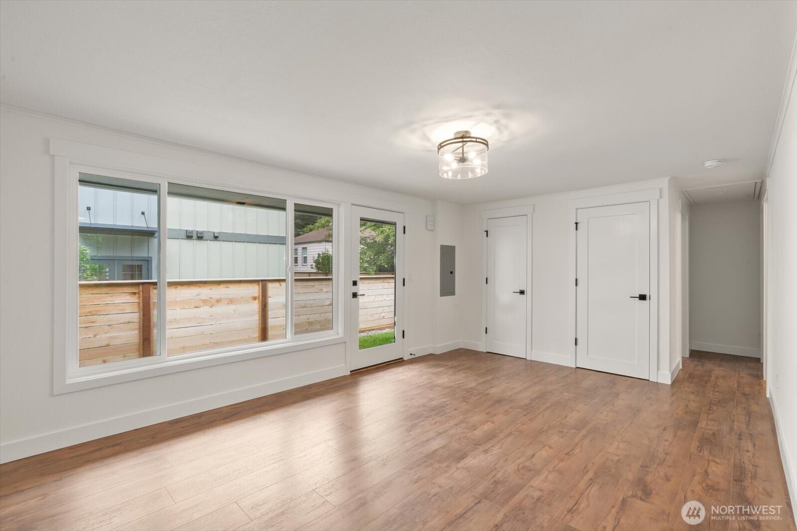 10328 Ashworth Avenue Property Photo 4