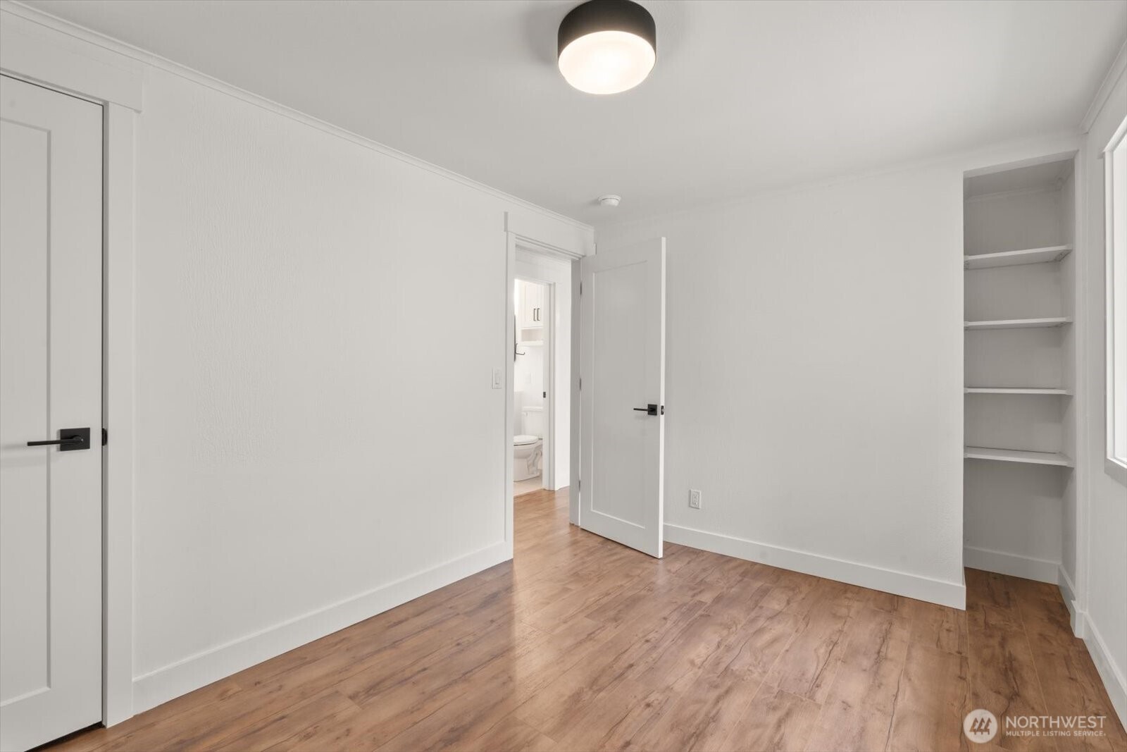 10328 Ashworth Avenue Property Photo 9