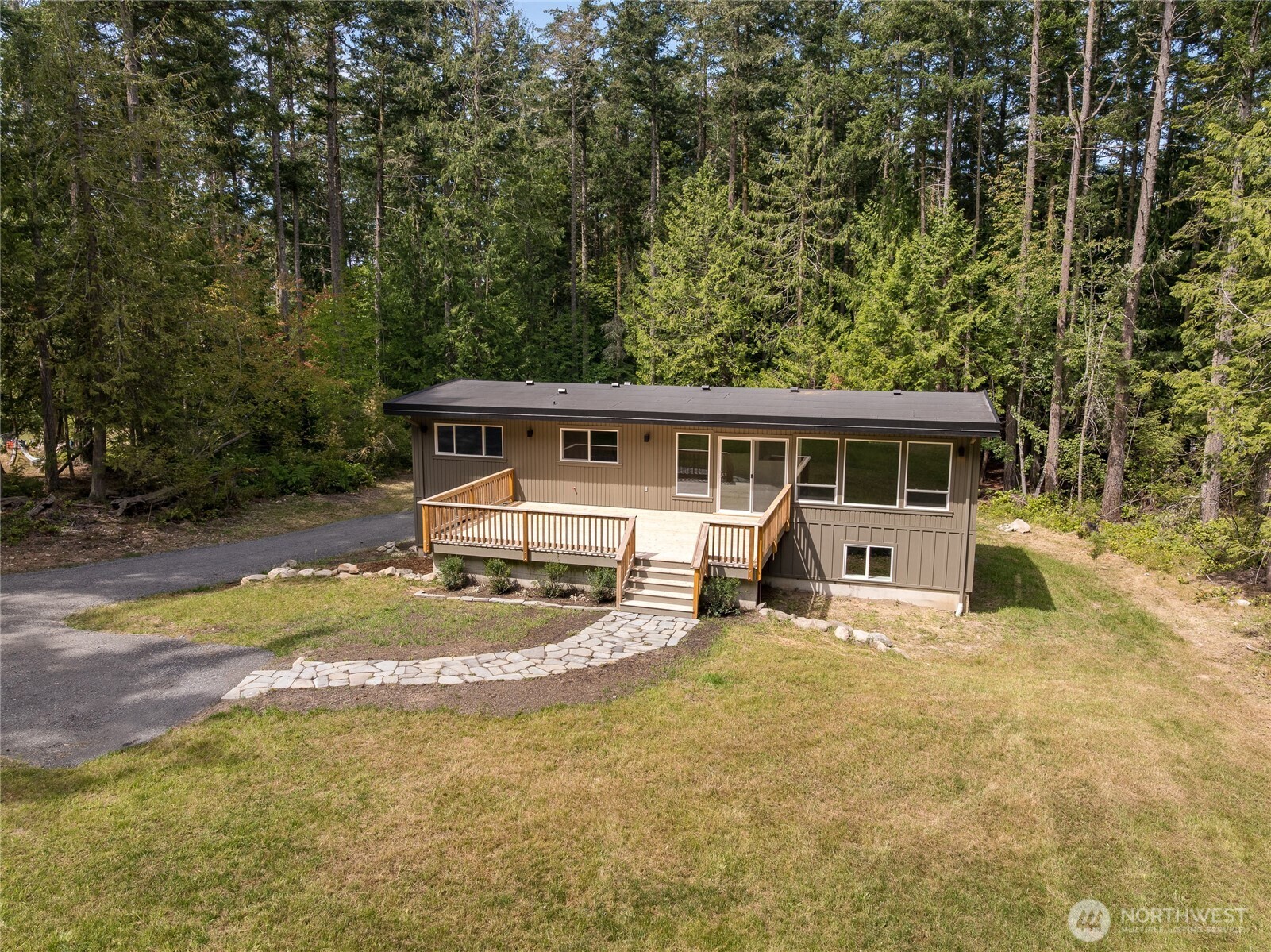 610 Pavey Boulevard Property Photo 1