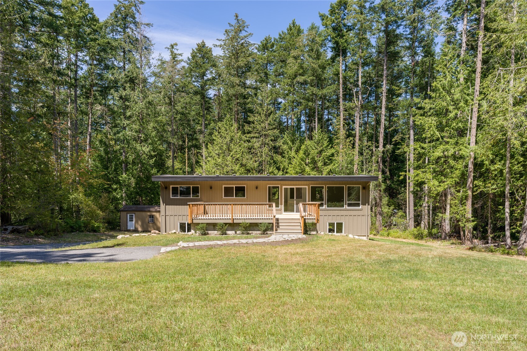 610 Pavey Boulevard Property Photo 2
