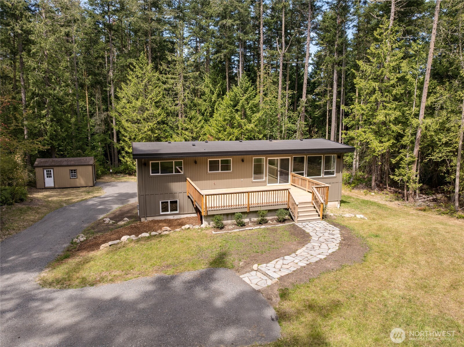 610 Pavey Boulevard Property Photo 3