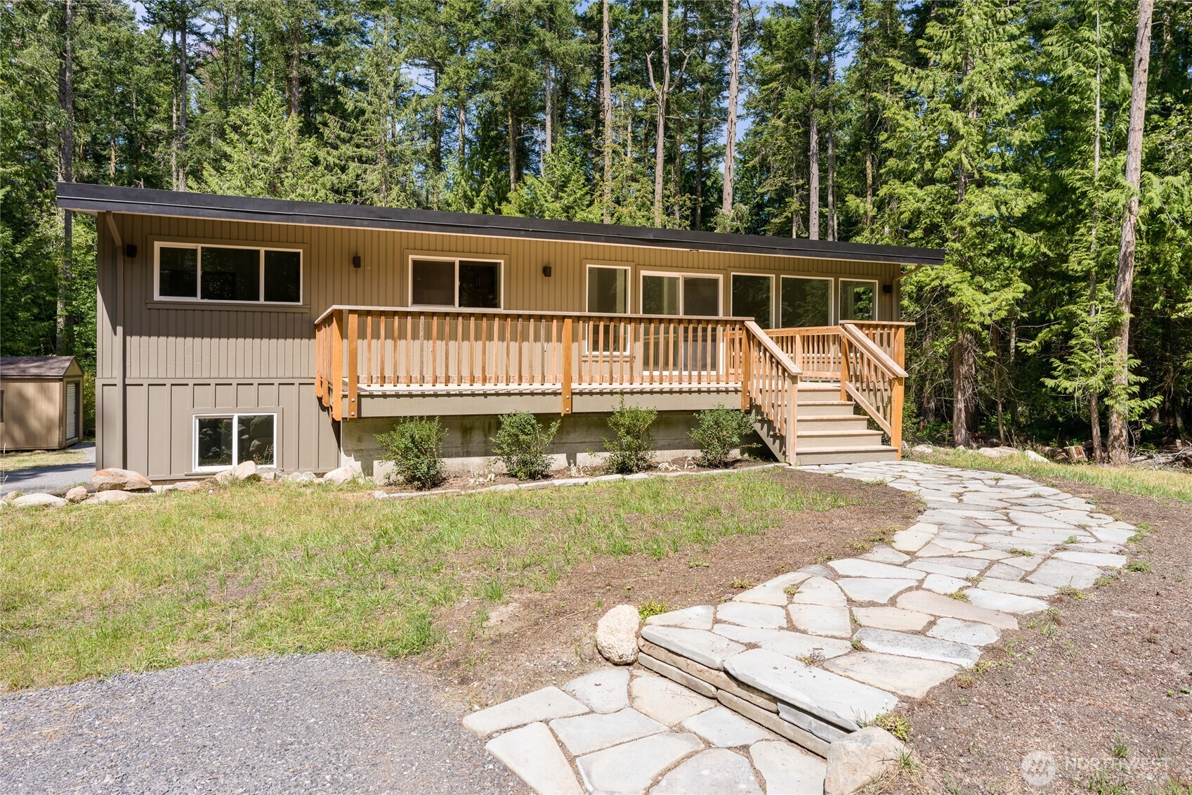 610 Pavey Boulevard Property Photo 4