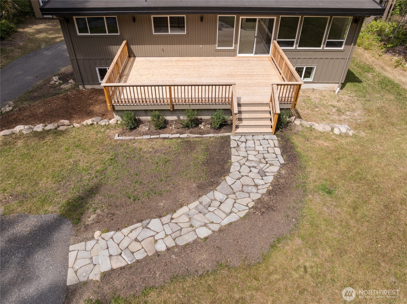 610 Pavey Boulevard Property Photo 6