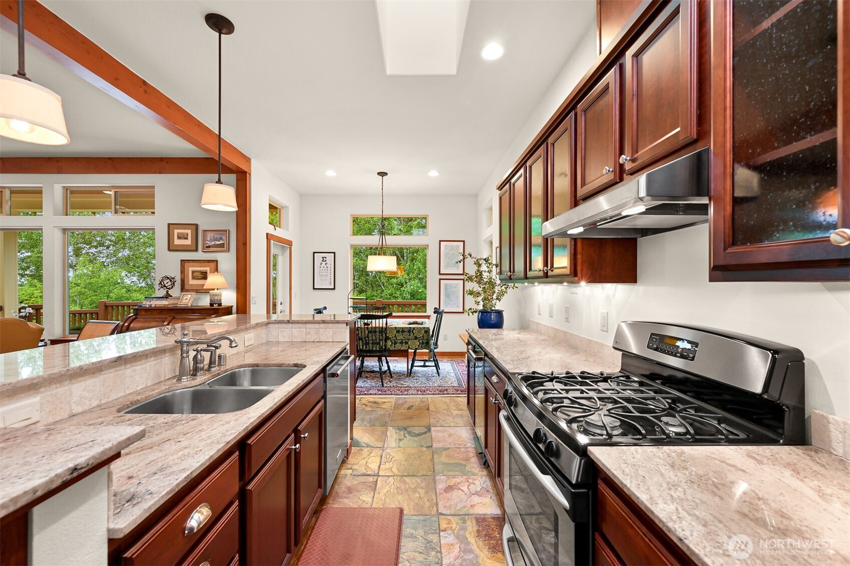 1910 40th Street Property Photo 14