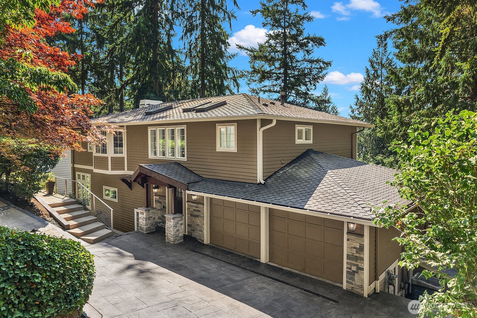 949 207th Avenue Property Photo 2