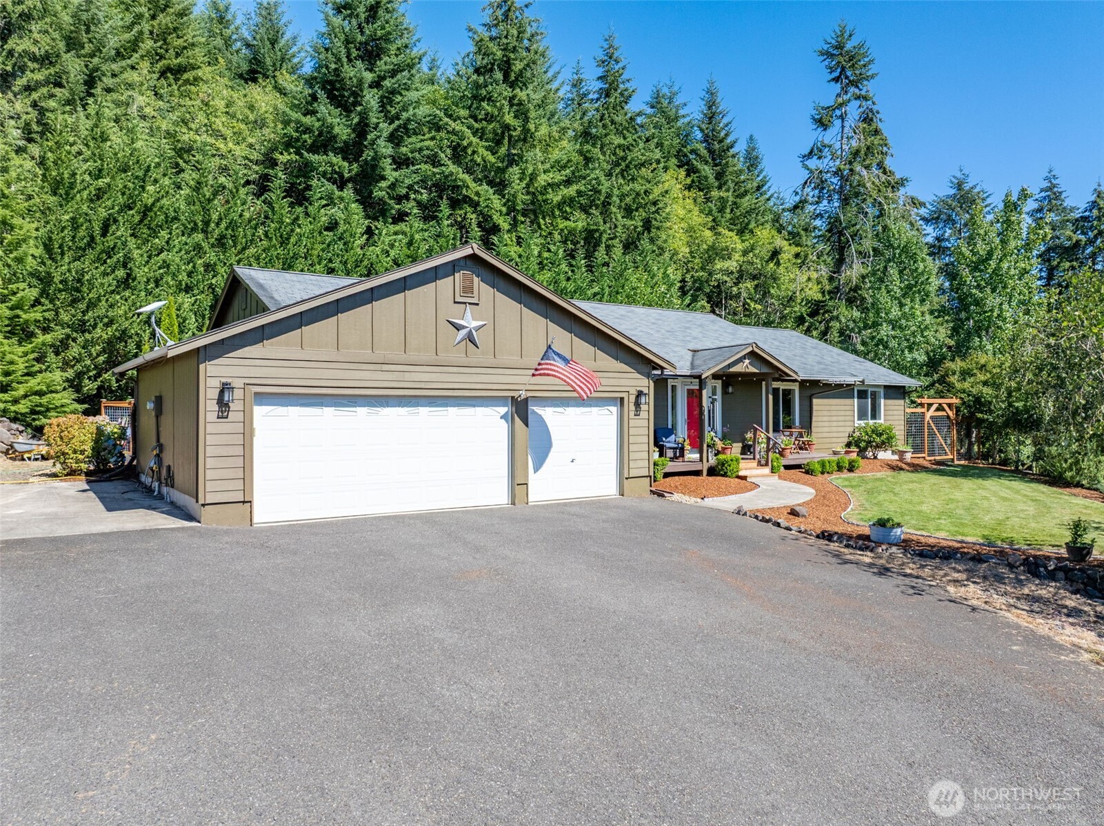 526 Haywire Road Property Photo 4