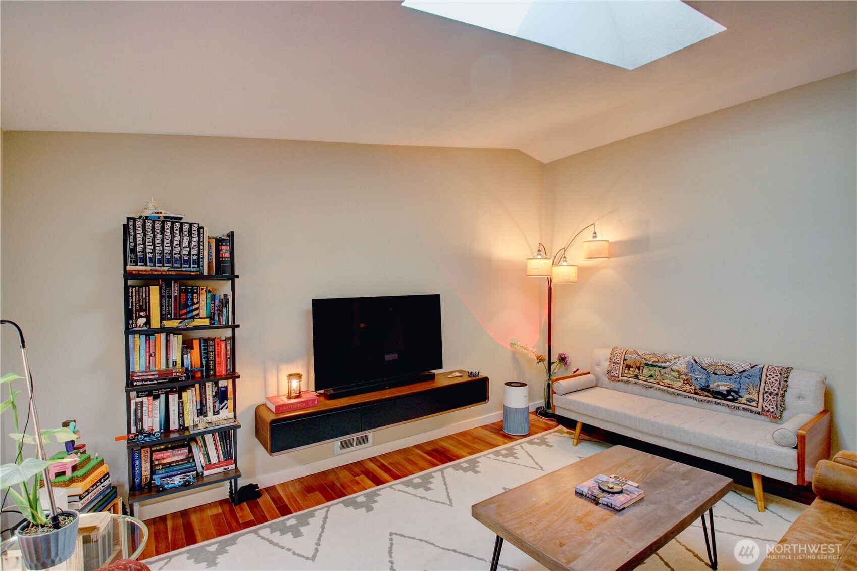 4528 N Alamo Way Property Photo 5