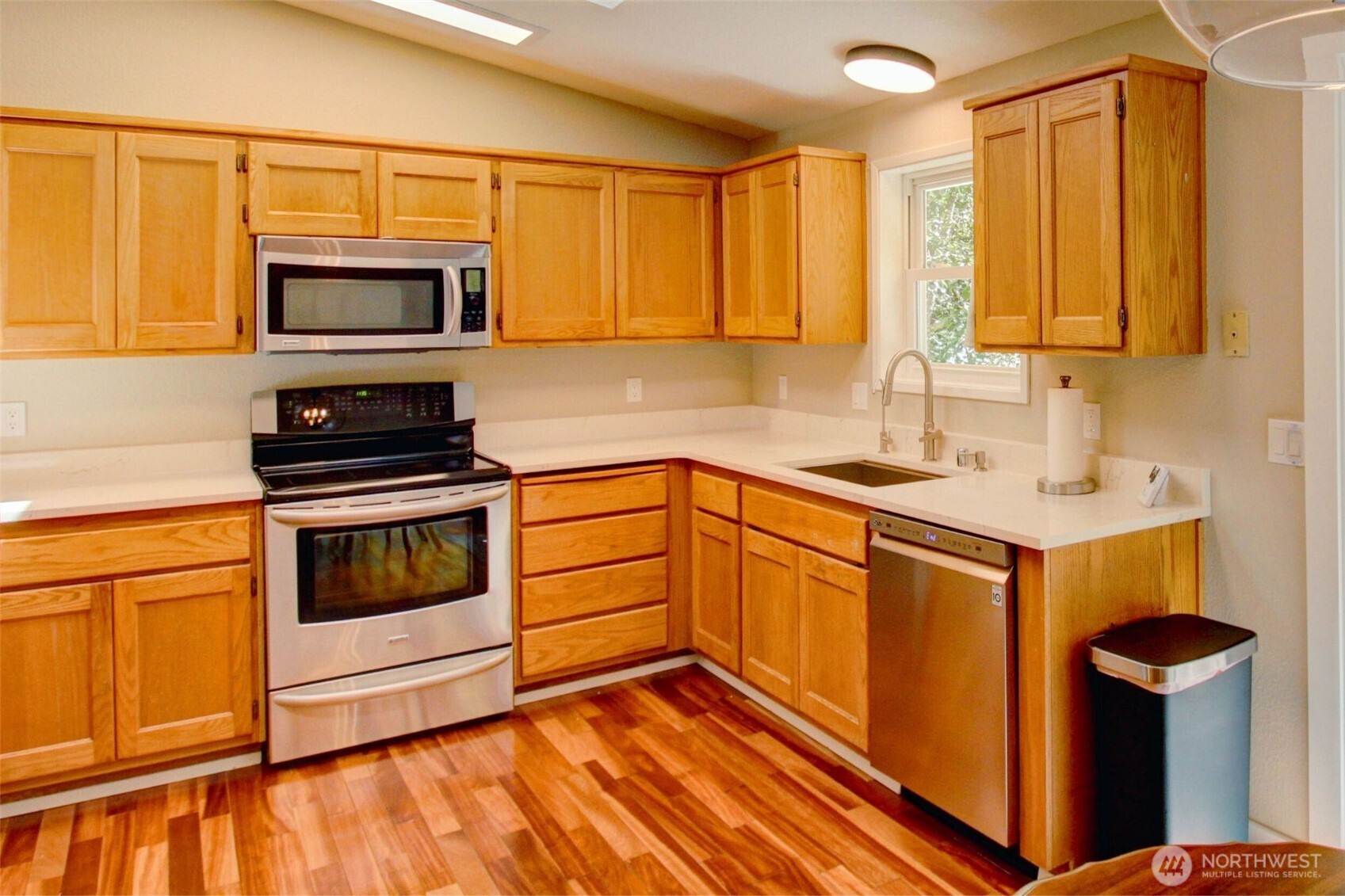 4528 N Alamo Way Property Photo 6