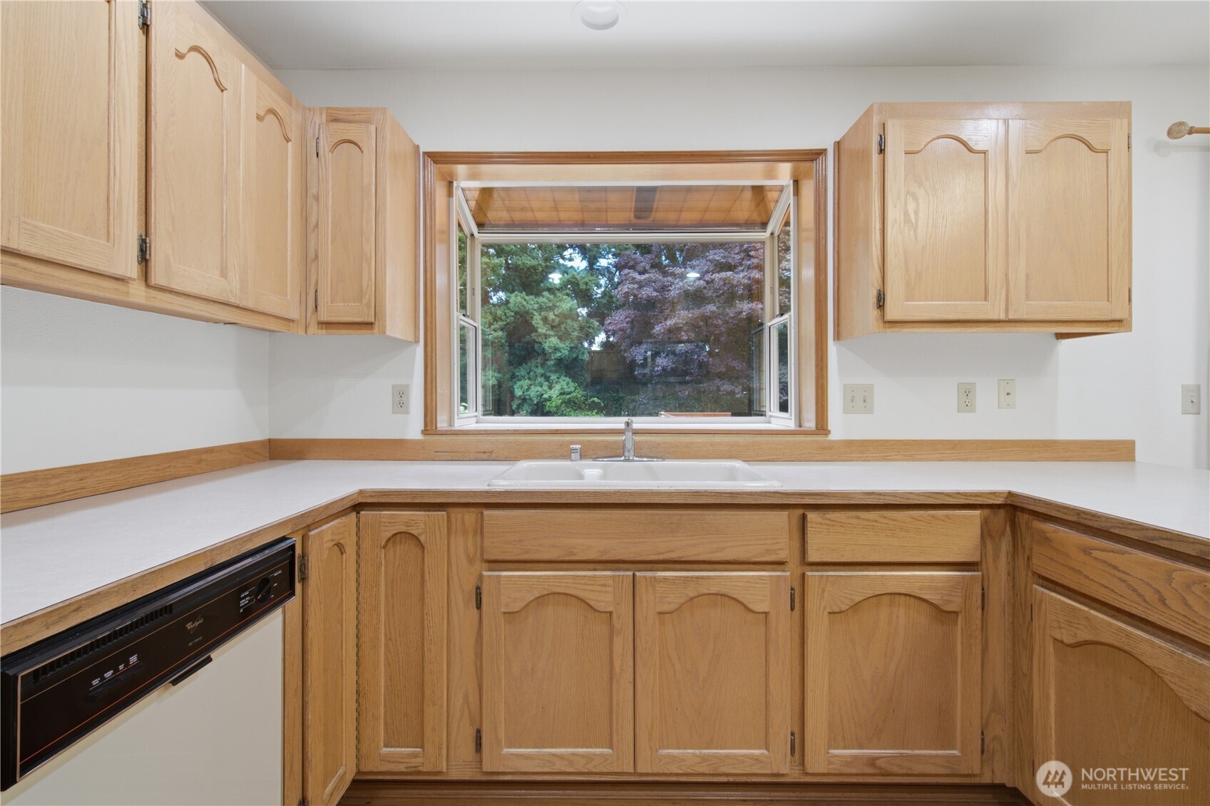 5536 70th Street Property Photo 8