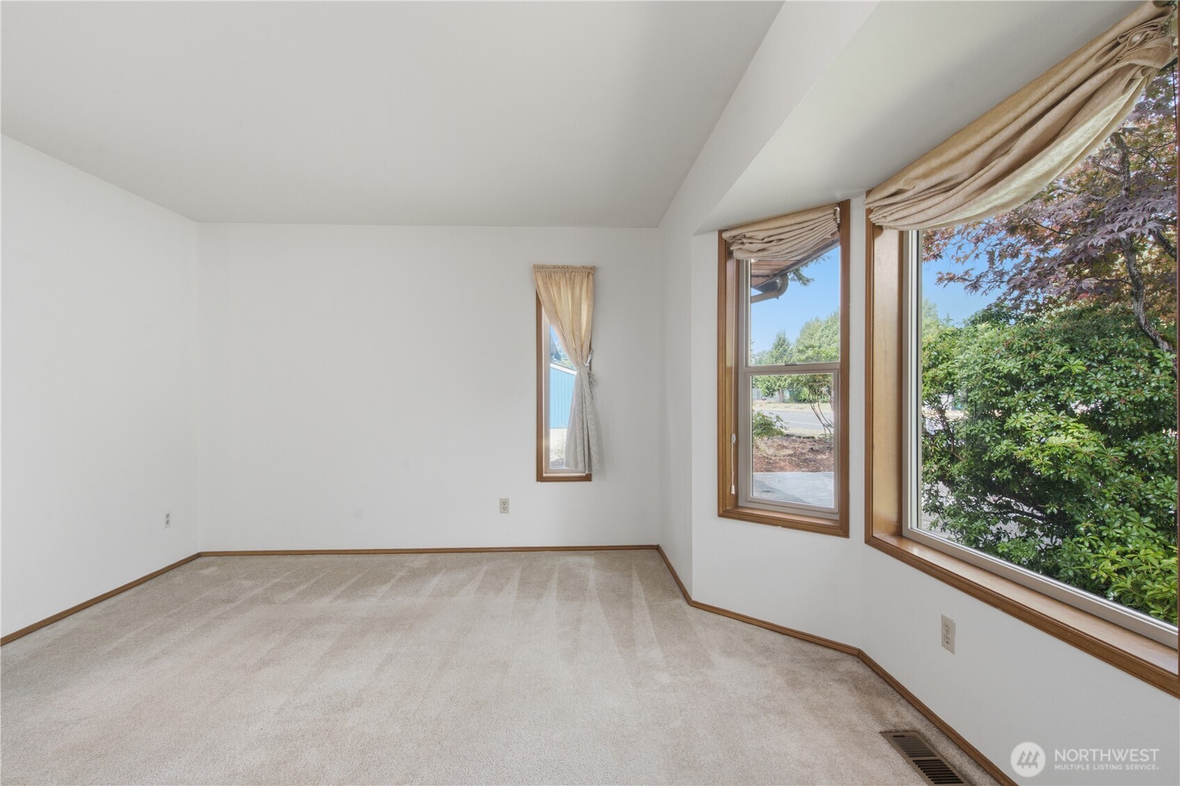 5536 70th Street Property Photo 15