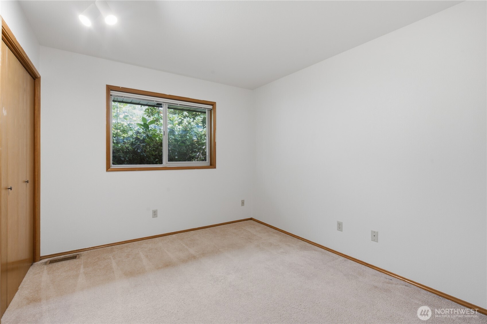 5536 70th Street Property Photo 20