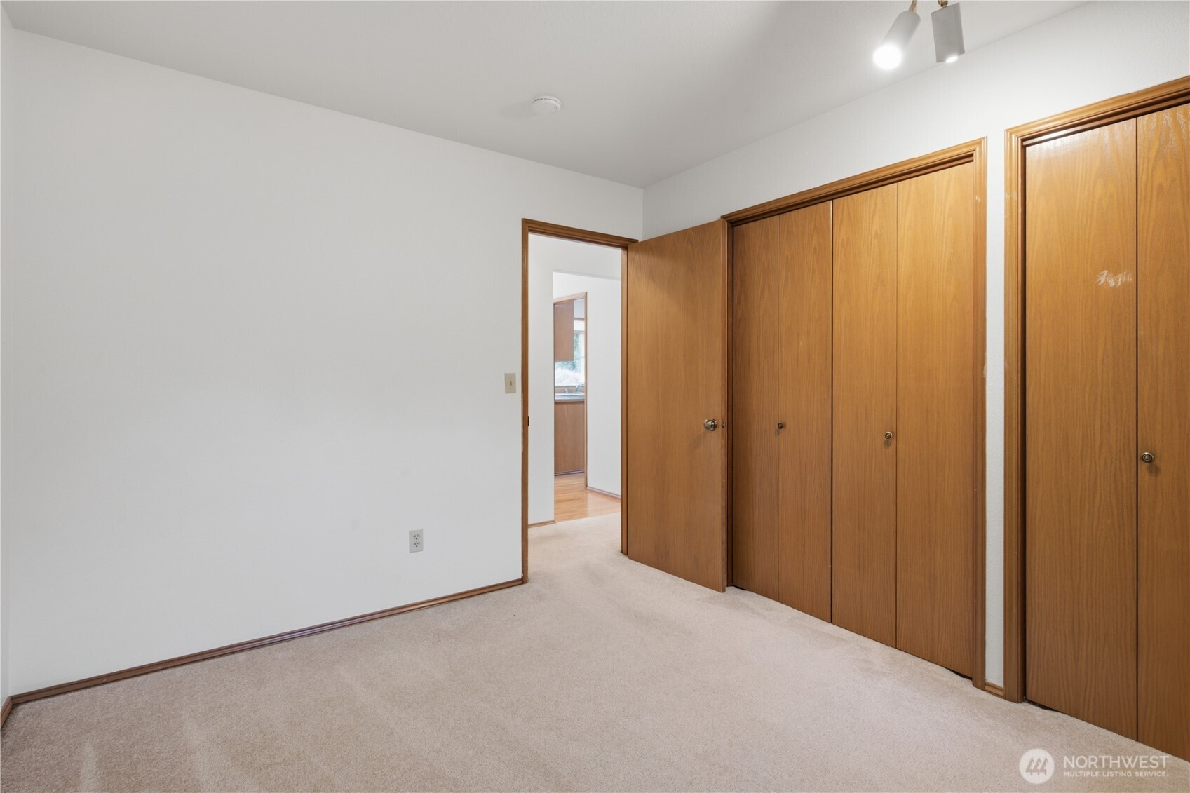 5536 70th Street Property Photo 21