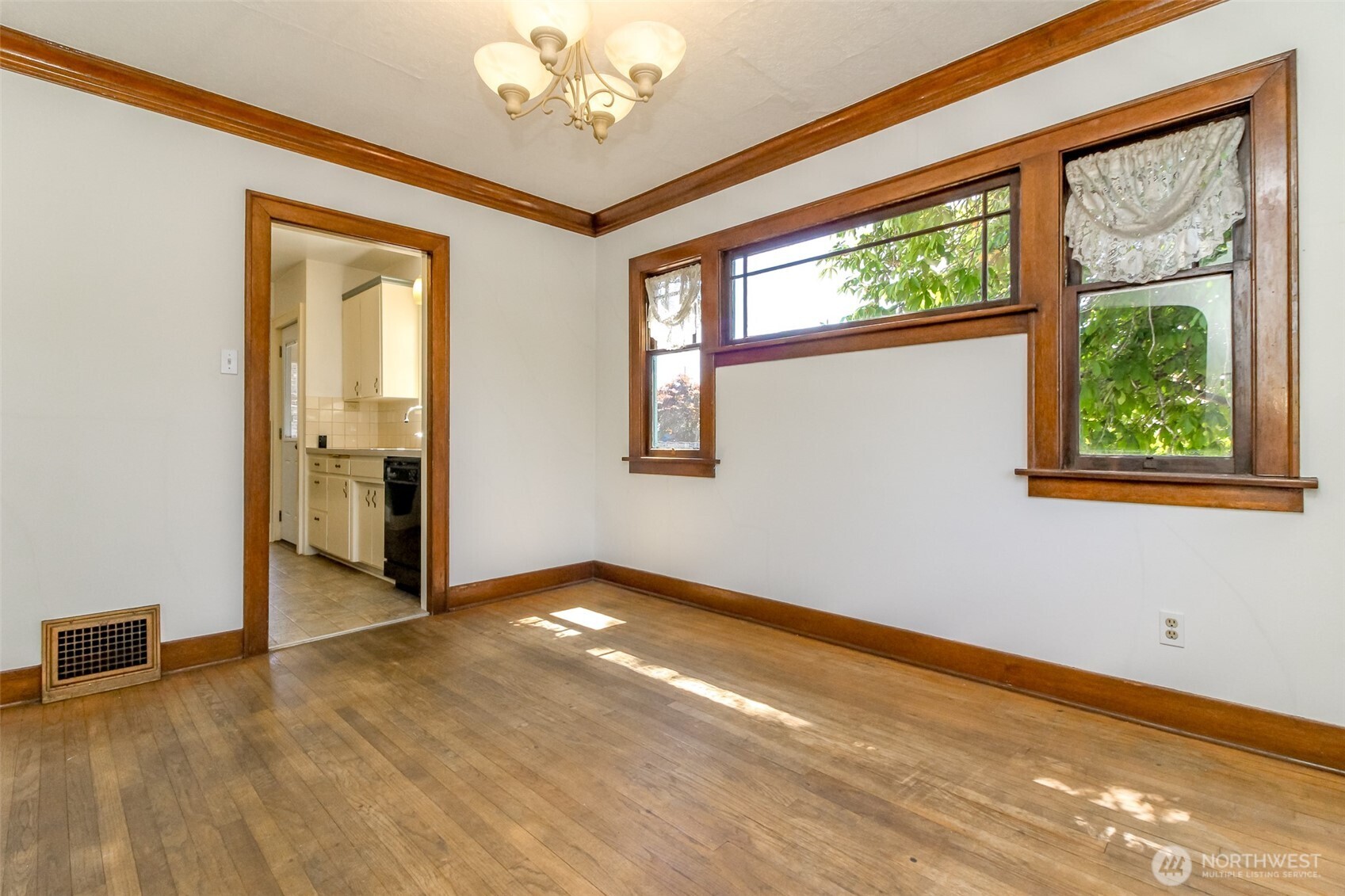 5019 S G Street Property Photo 8
