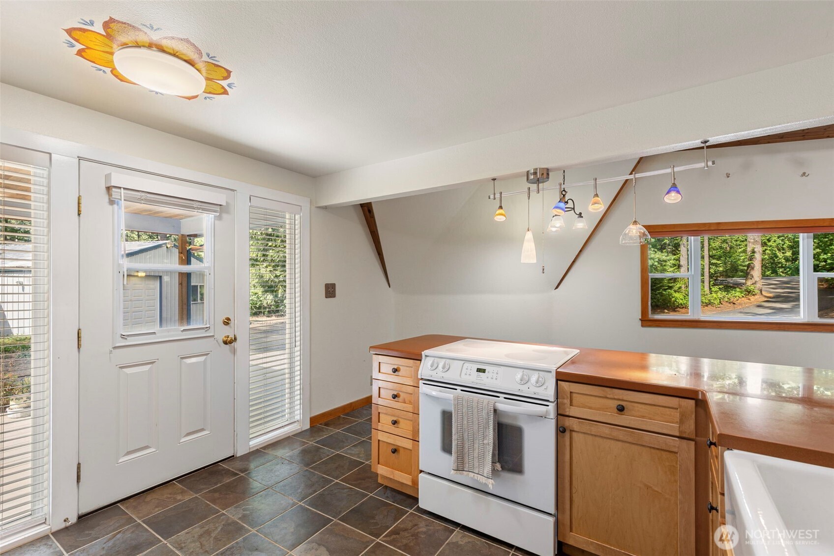 15900 Clear Creek Road Property Photo 16