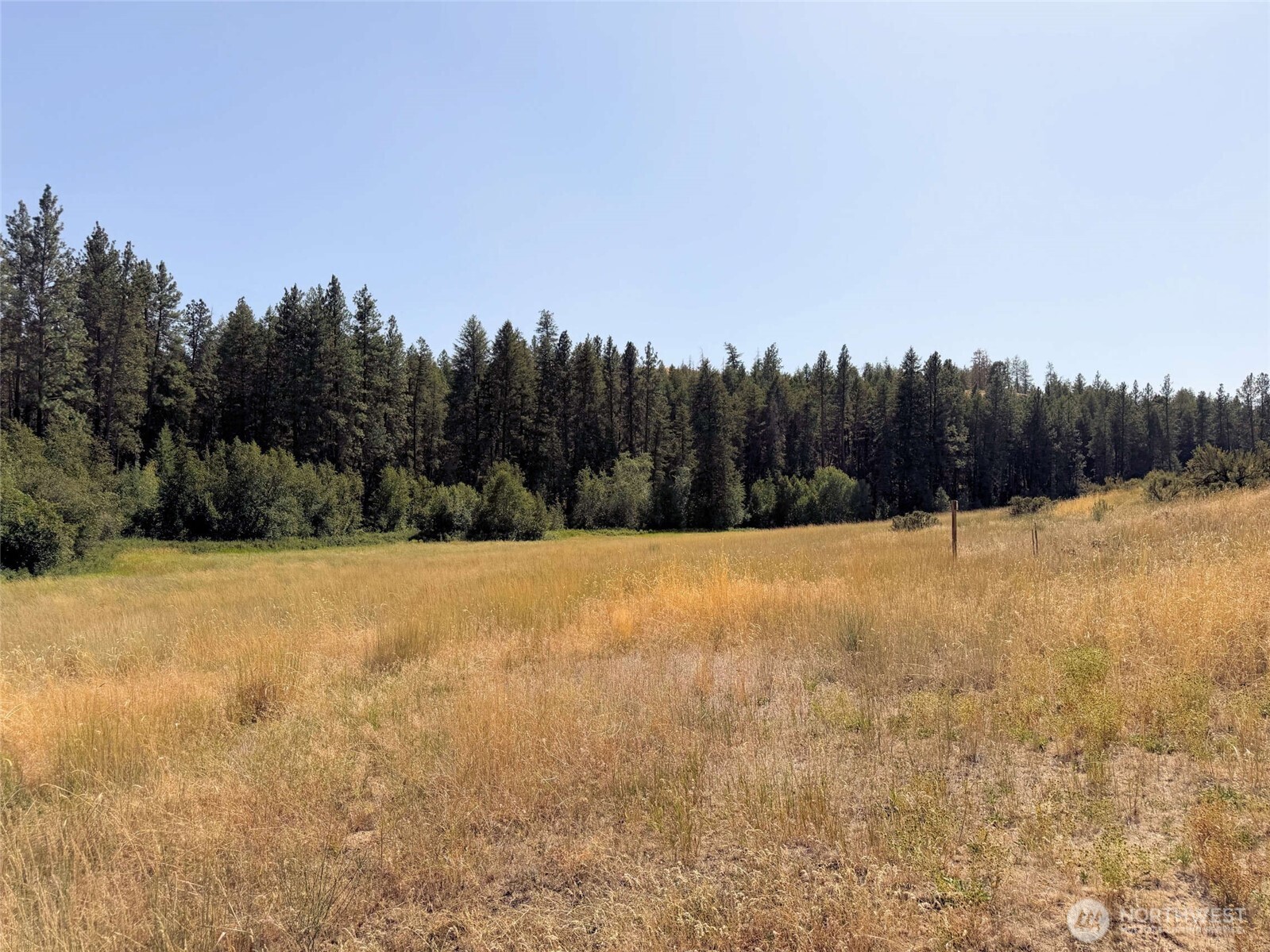 1 Miles/creston Road Property Photo 4