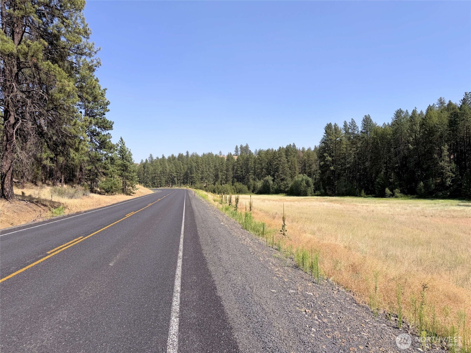 1 Miles/creston Road Property Photo 5