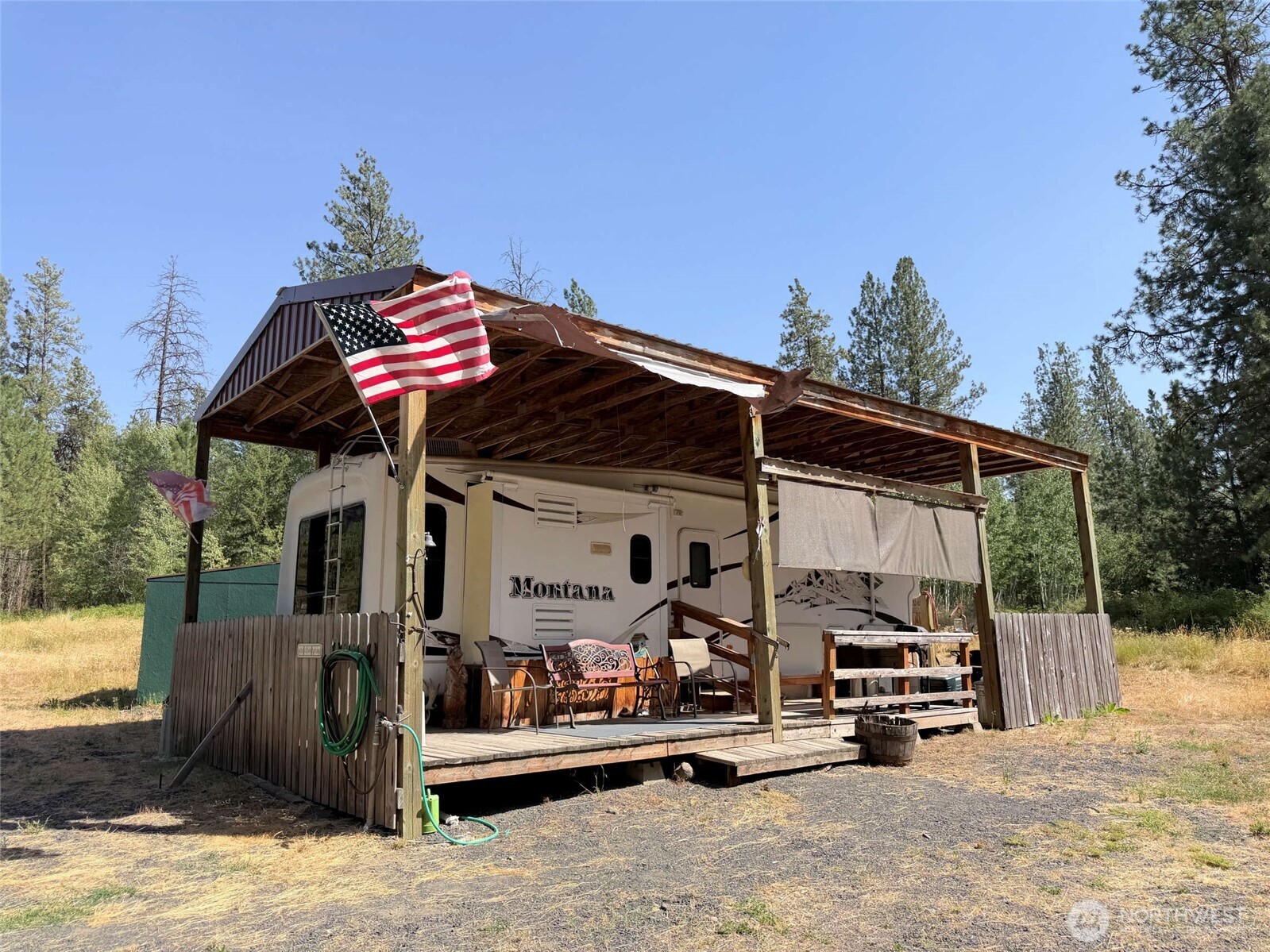 2 Miles/creston Road Property Photo 1