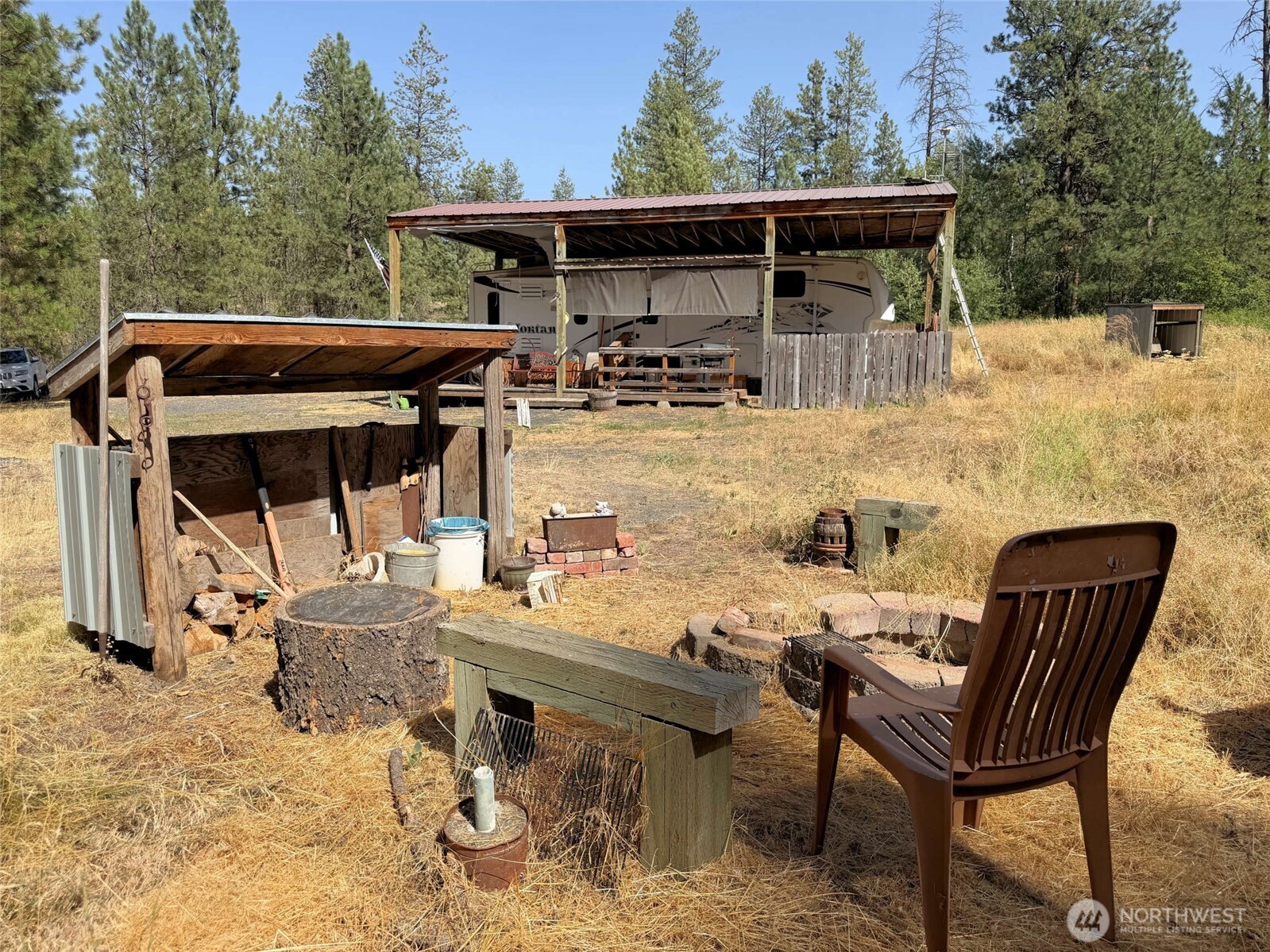 2 Miles/creston Road Property Photo 2