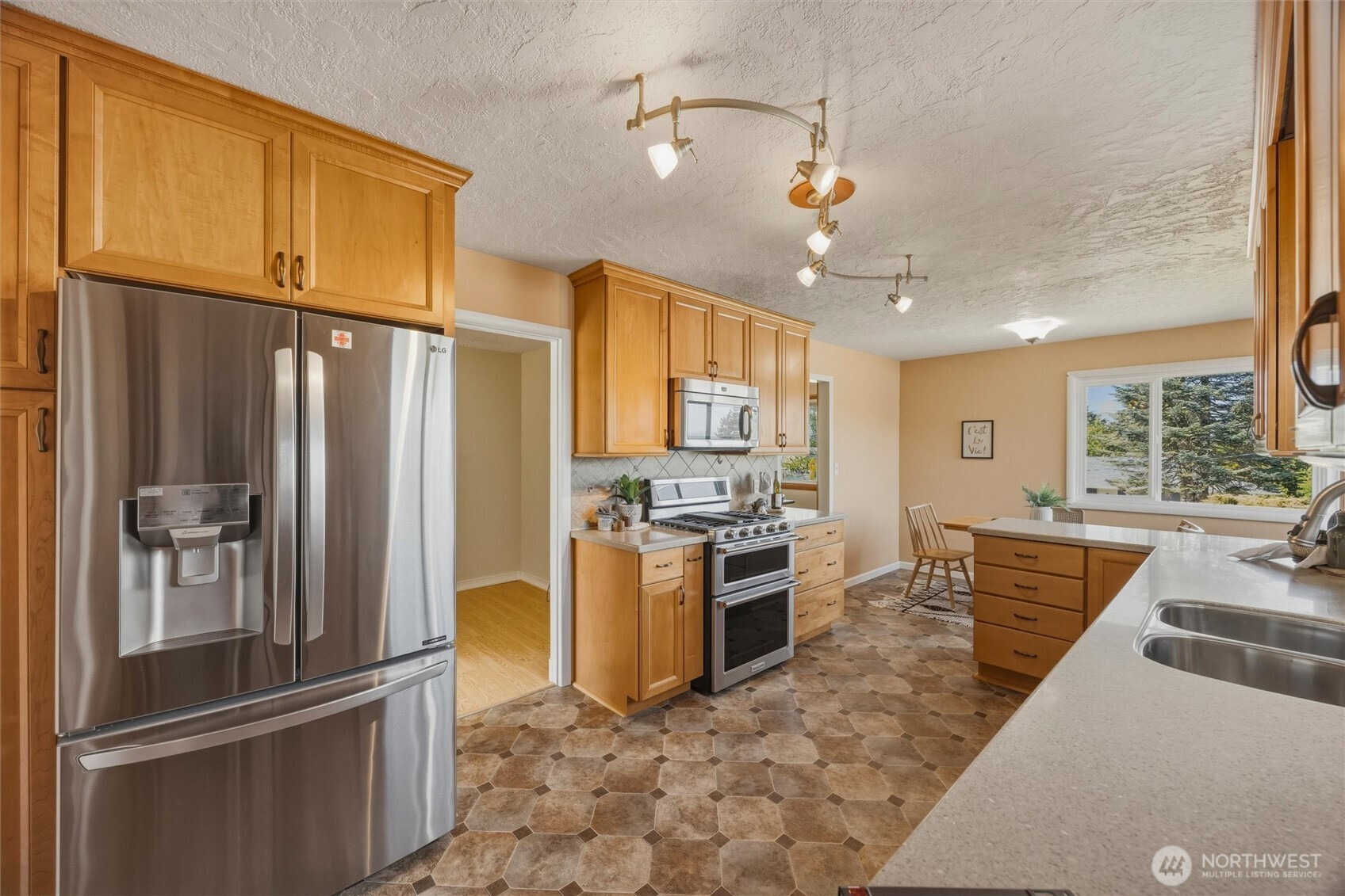 1119 Longview Avenue Property Photo 12