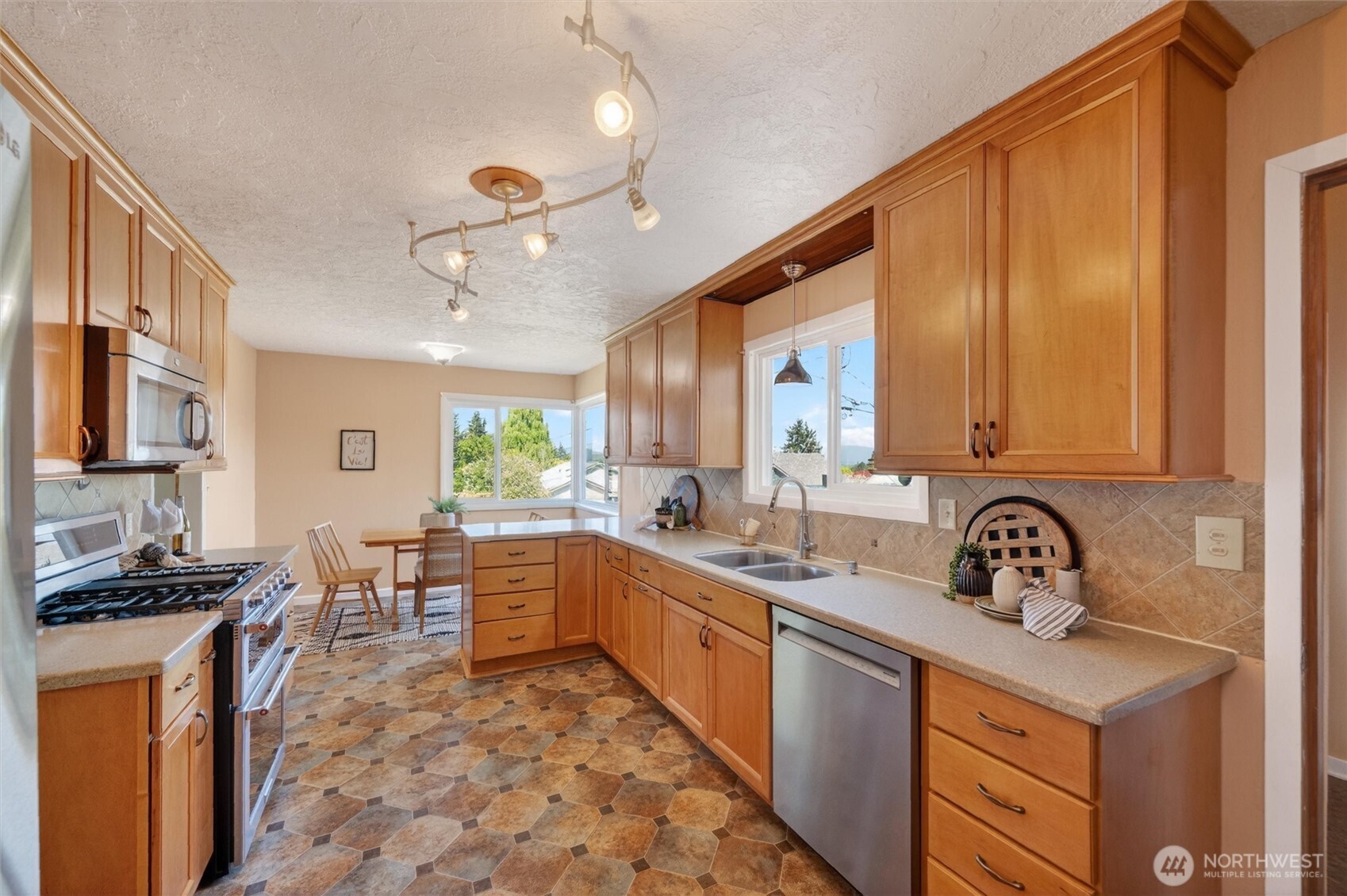 1119 Longview Avenue Property Photo 13