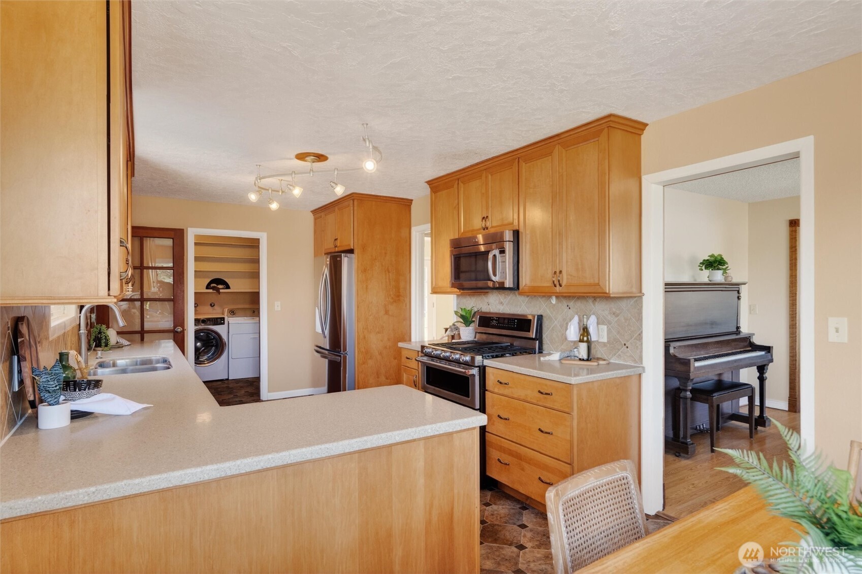 1119 Longview Avenue Property Photo 14