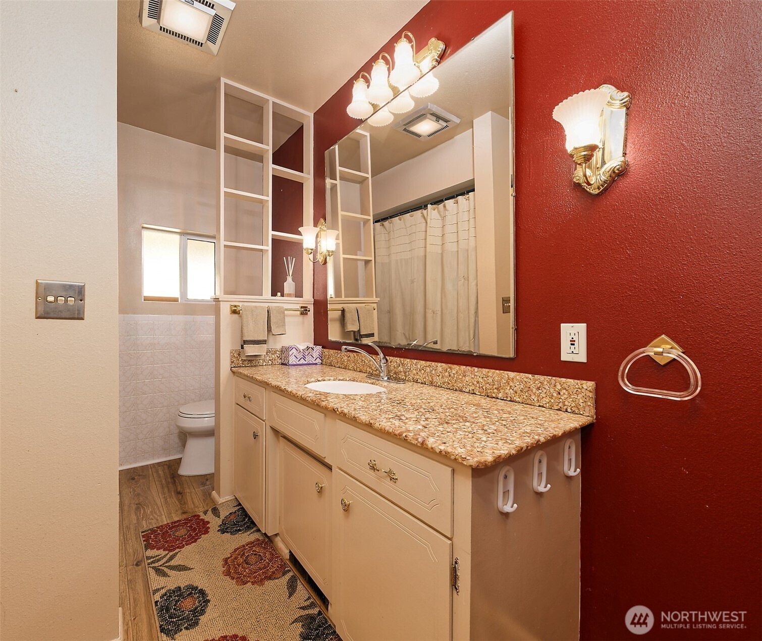 411 E Orchard Lane Property Photo 19