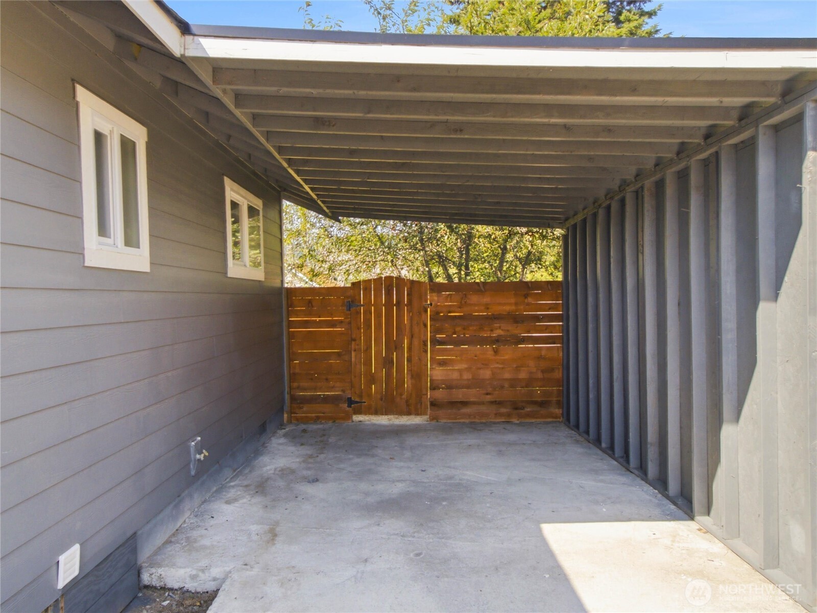 314 E Marion Street Property Photo 3