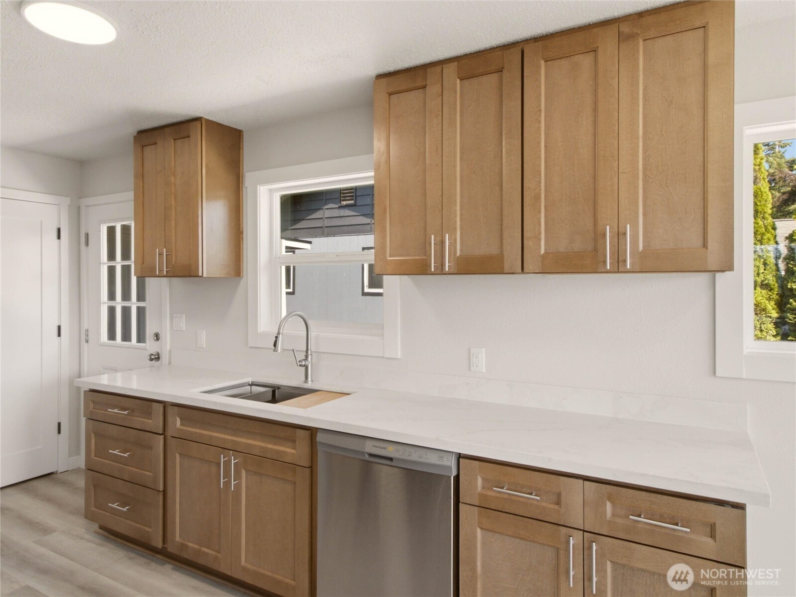 314 E Marion Street Property Photo 6