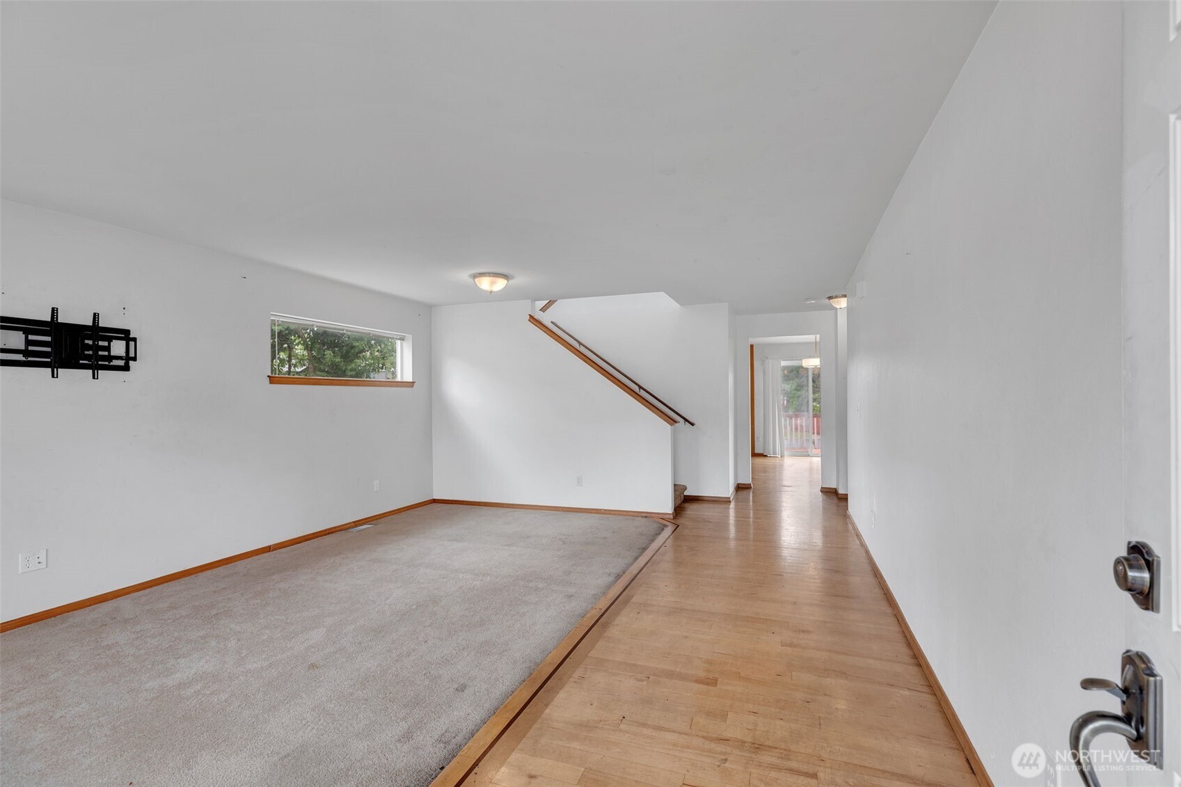 728 95th Court Property Photo 4