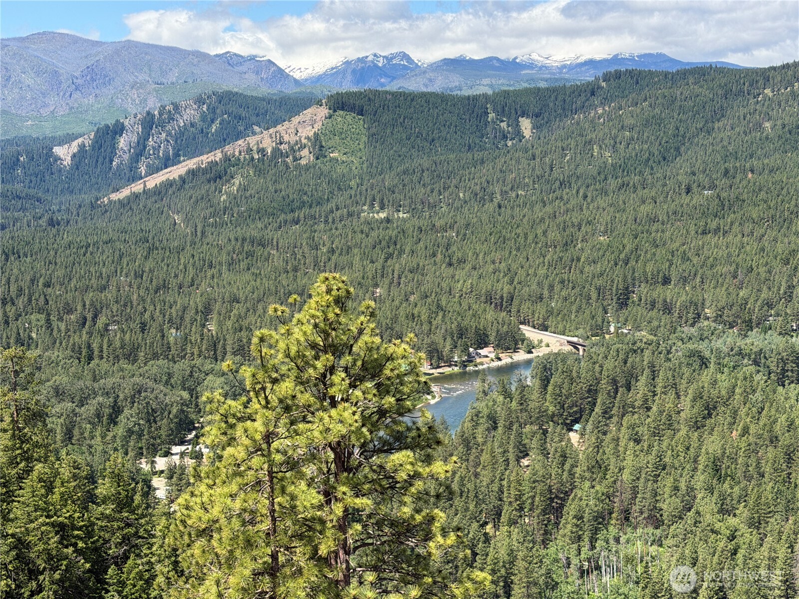16100 Chumstick Highway Property Photo 13