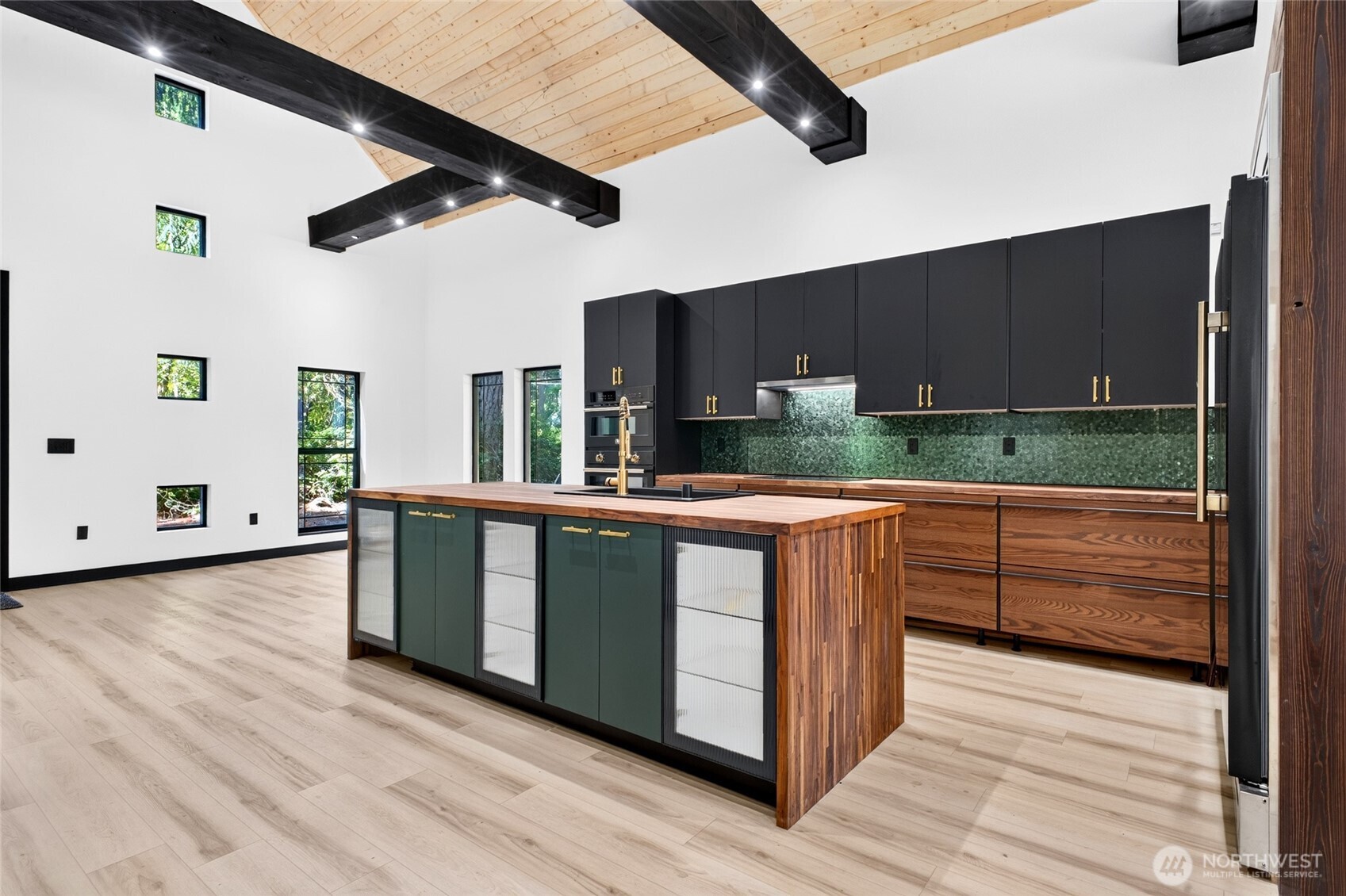 11215 Juniper Place Property Photo 8