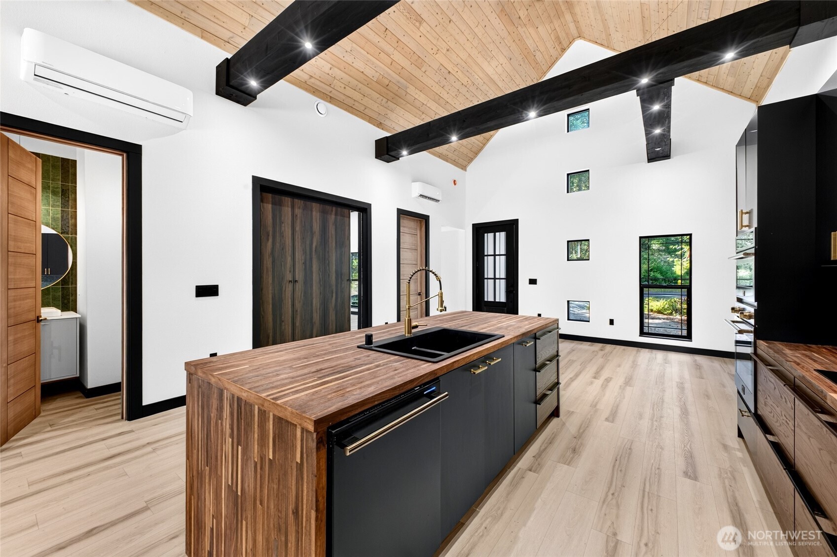 11215 Juniper Place Property Photo 10