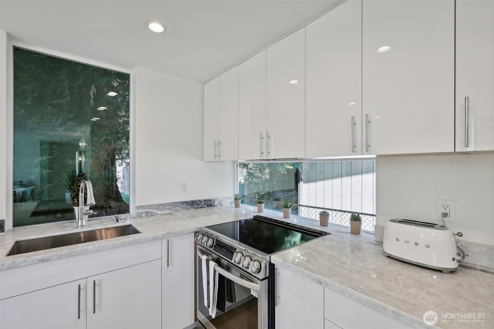 404 N 127th Street Property Photo 15