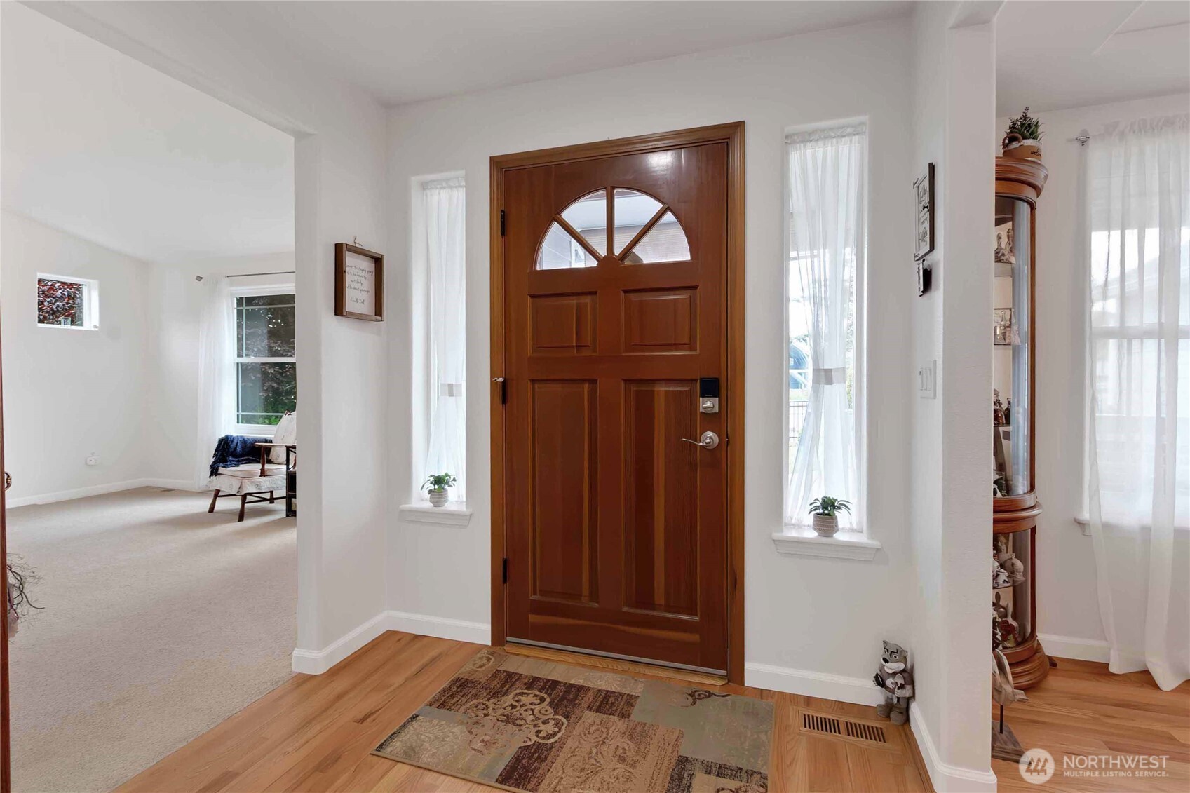 10909 Vickery Avenue Property Photo 4