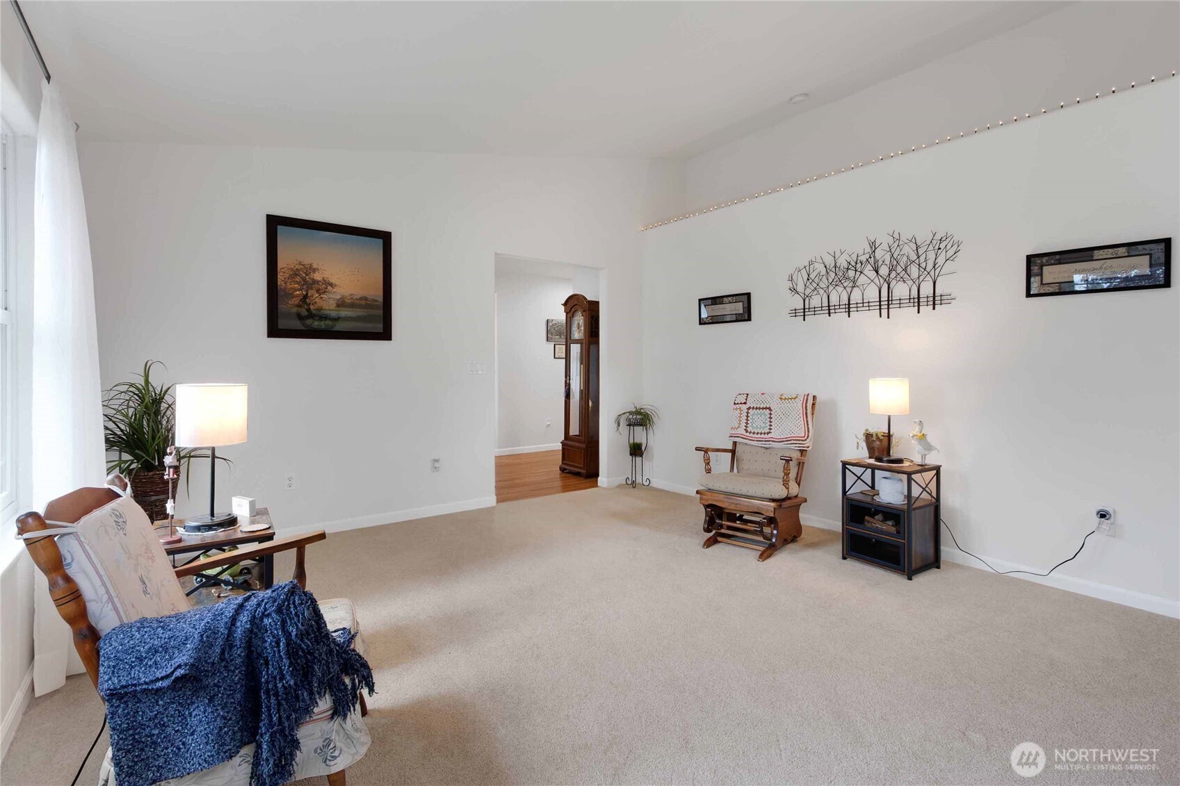 10909 Vickery Avenue Property Photo 6