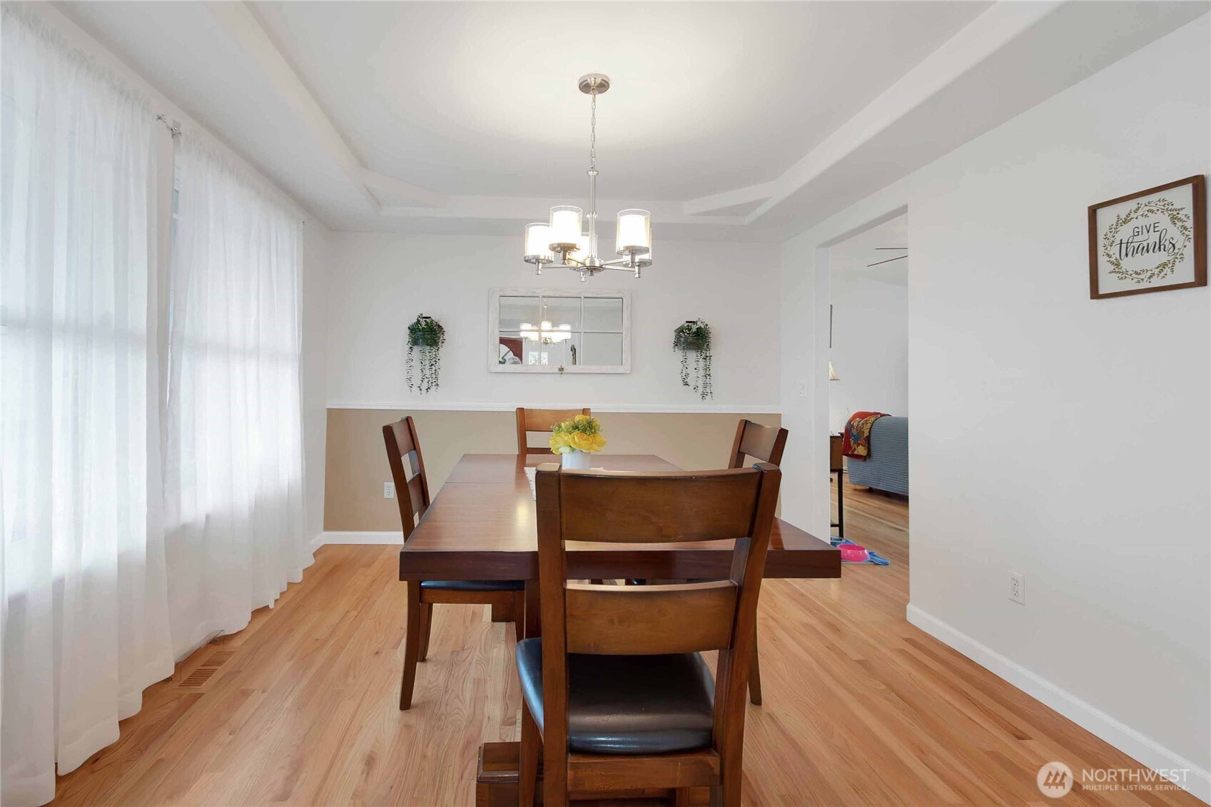 10909 Vickery Avenue Property Photo 7