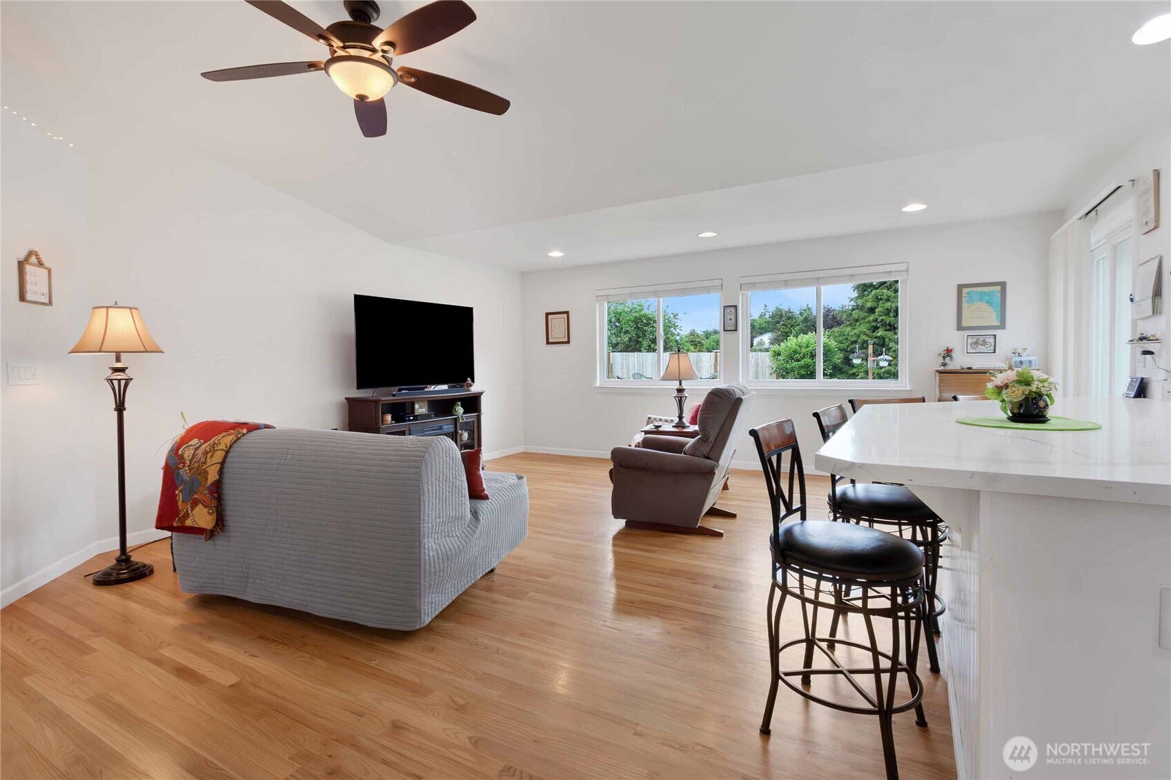 10909 Vickery Avenue Property Photo 10