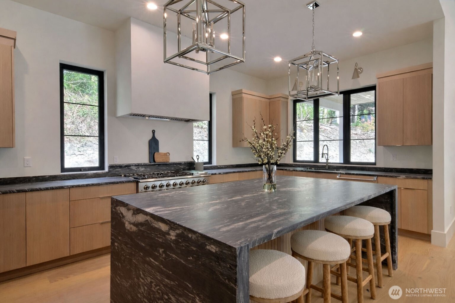 275 Island Boulevard Property Photo 7