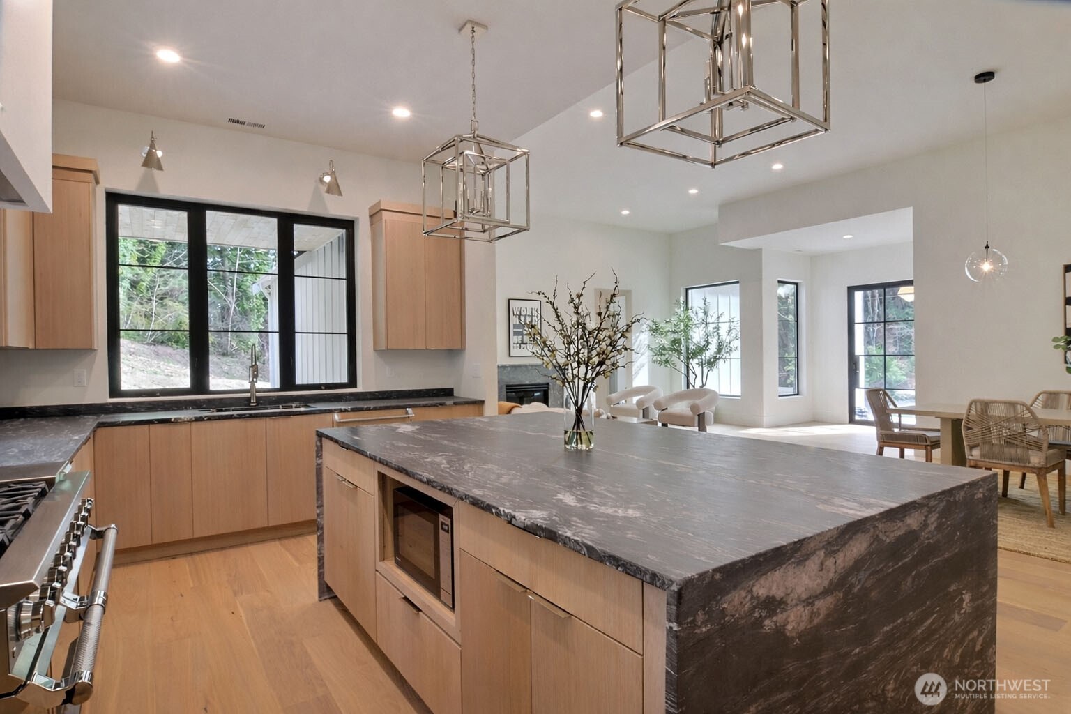 275 Island Boulevard Property Photo 8