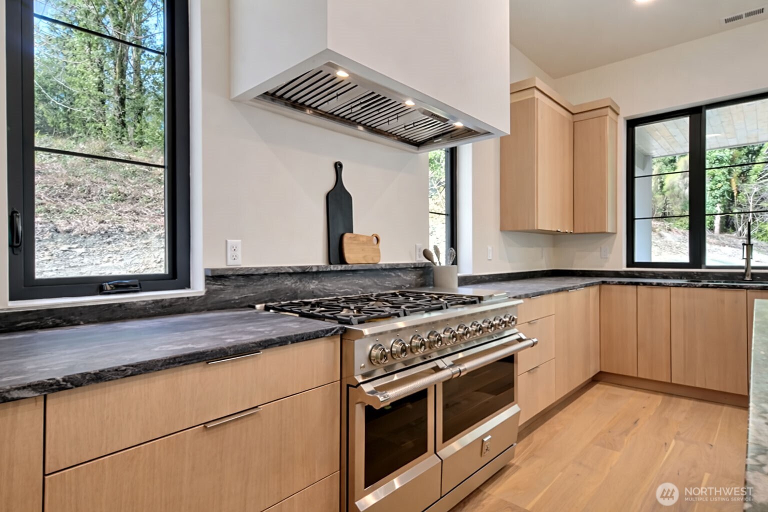 275 Island Boulevard Property Photo 10