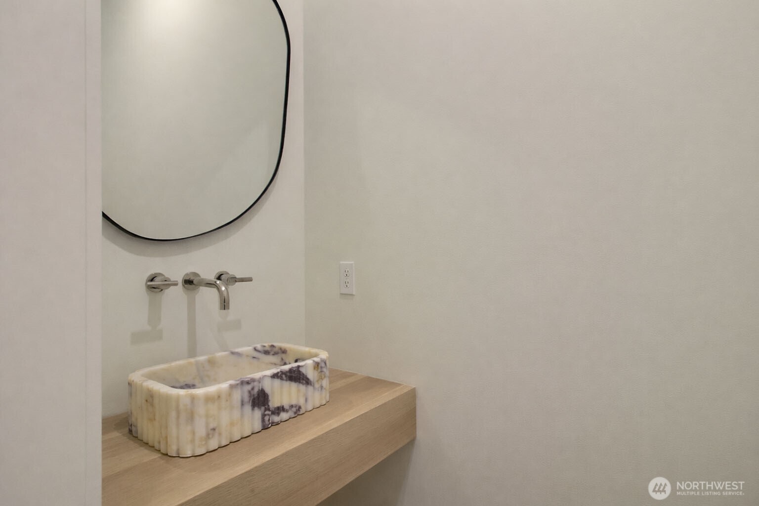 275 Island Boulevard Property Photo 15