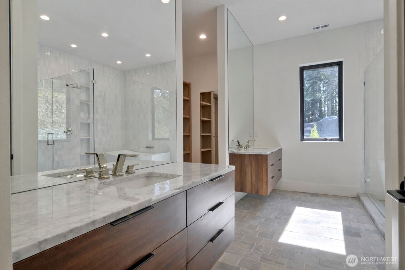 275 Island Boulevard Property Photo 17