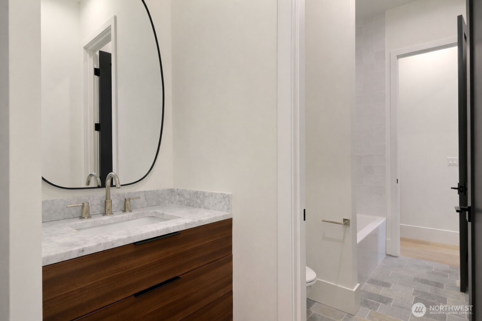 275 Island Boulevard Property Photo 24