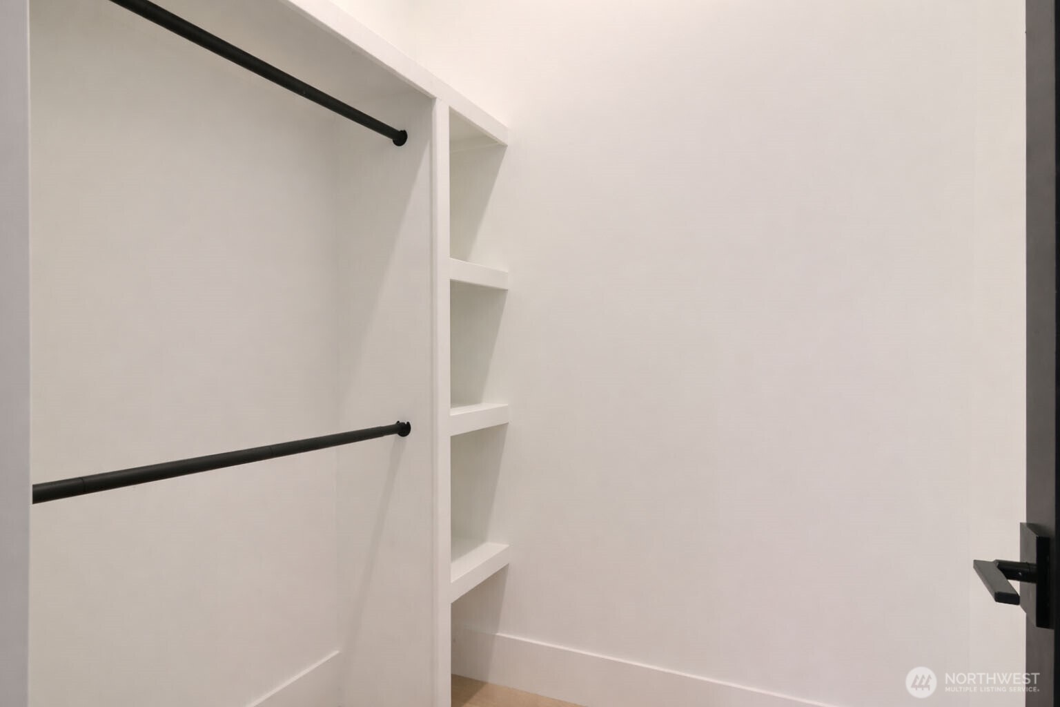 275 Island Boulevard Property Photo 25