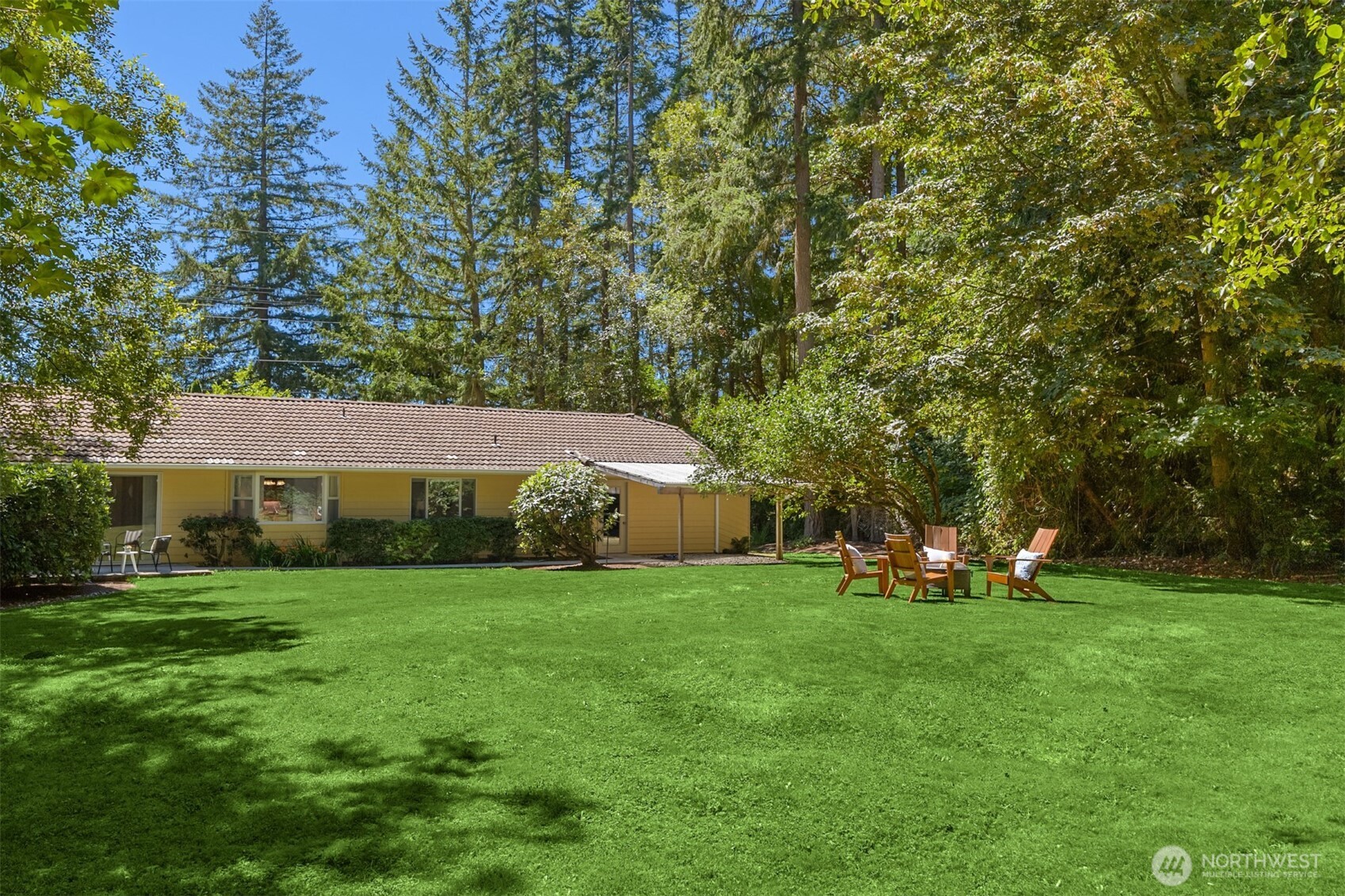8960 Ne Day Road Property Photo 2