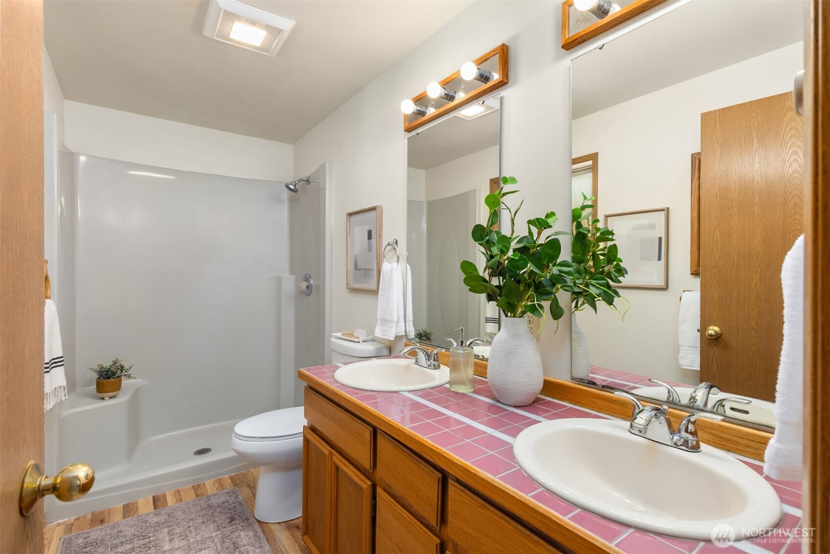 8960 Ne Day Road Property Photo 16