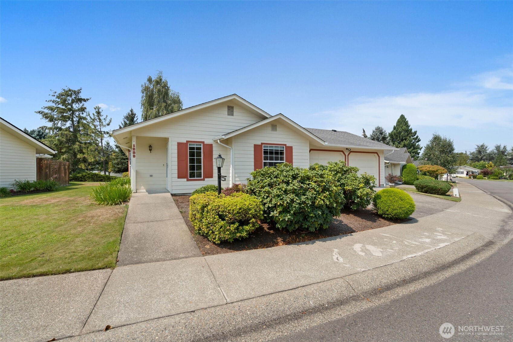 1229 Searle Drive Property Photo 2