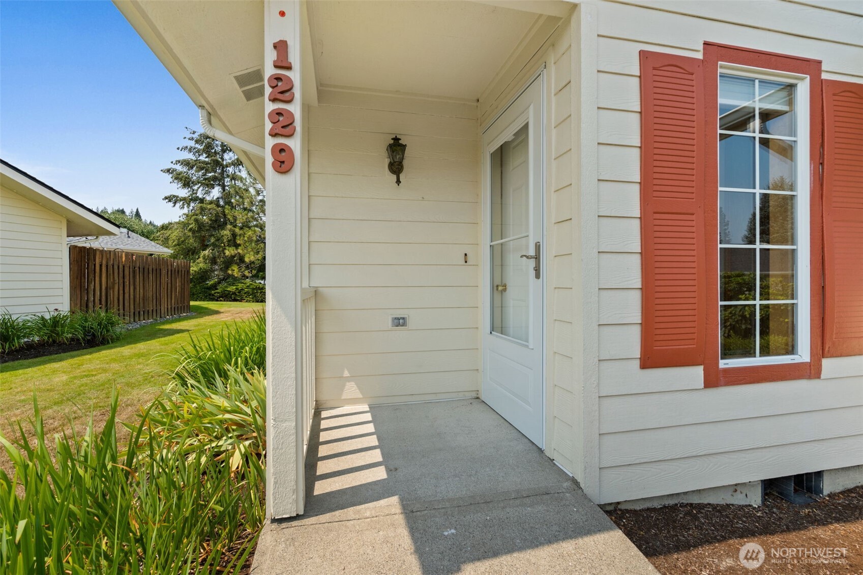 1229 Searle Drive Property Photo 3